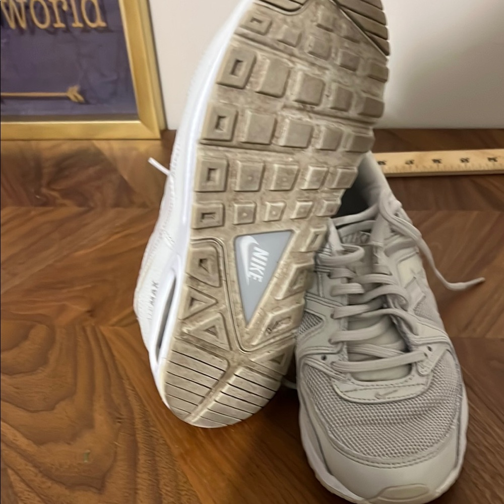 Nike air max White Athletic Shoes Low-Top Design - Picture 6 of 6
